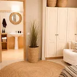 Kipos-ss Residences *